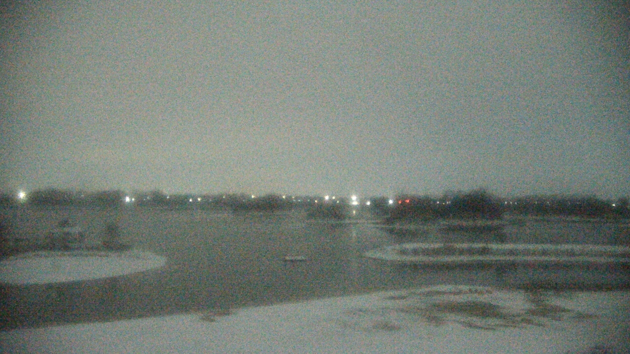 Thumbnail for current weather camera view from Three Oaks Recreation Area in Crystal Lake, Illinois
