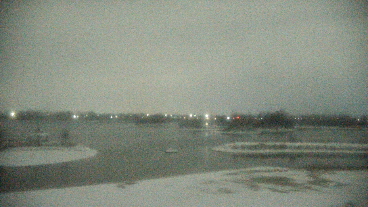 Thumbnail for current weather camera view from Three Oaks Recreation Area in Crystal Lake, Illinois