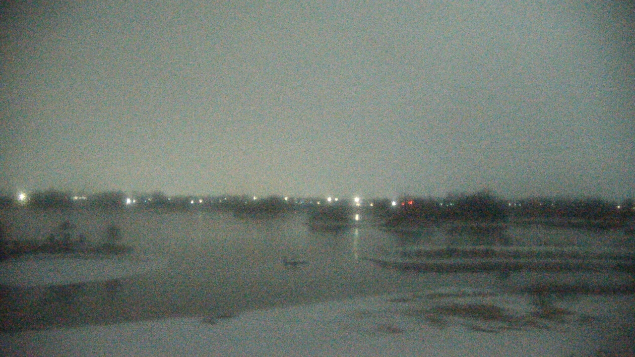 Thumbnail for current weather camera view from Three Oaks Recreation Area in Crystal Lake, Illinois