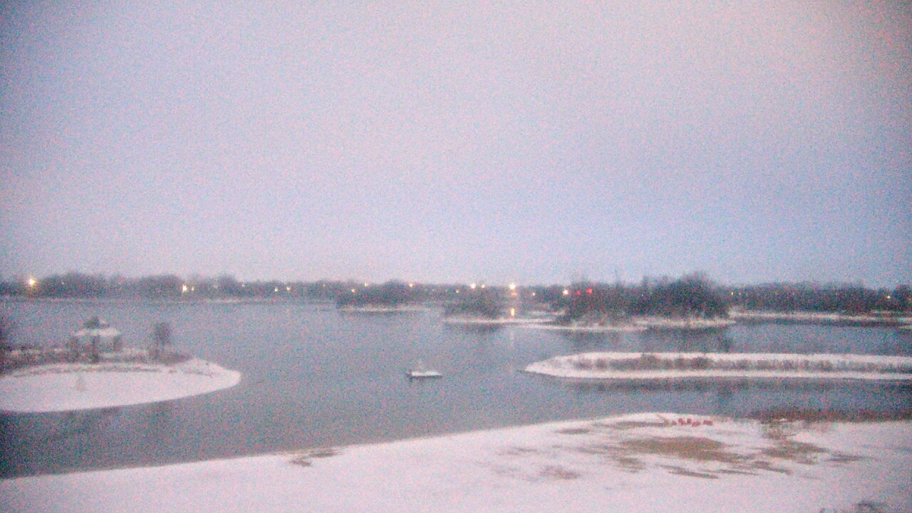 Thumbnail for current weather camera view from Three Oaks Recreation Area in Crystal Lake, Illinois