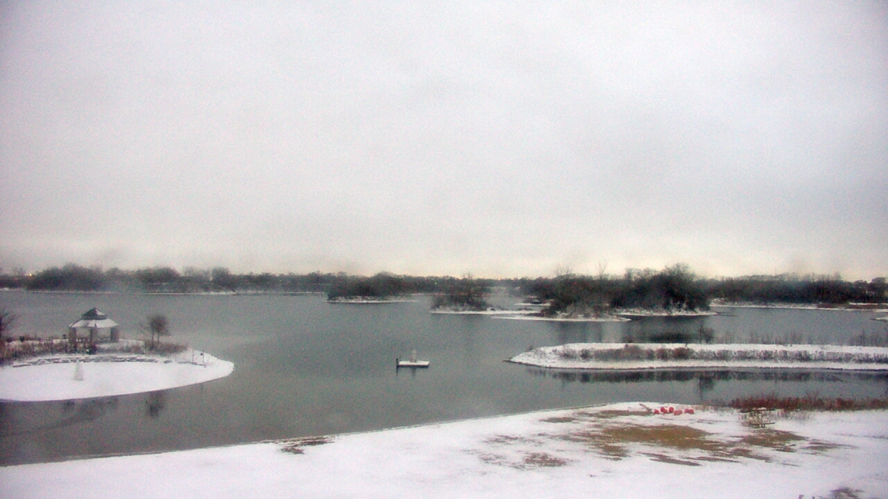 Thumbnail for current weather camera view from Three Oaks Recreation Area in Crystal Lake, Illinois