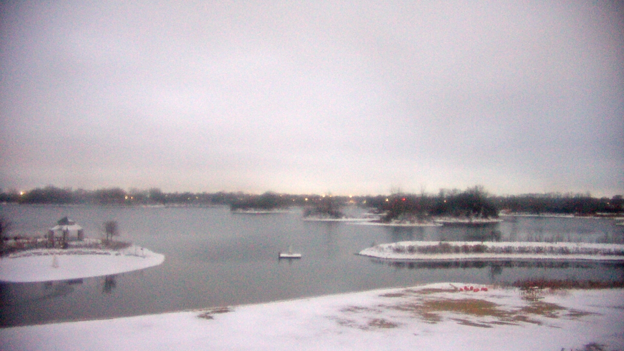 Thumbnail for current weather camera view from Three Oaks Recreation Area in Crystal Lake, Illinois
