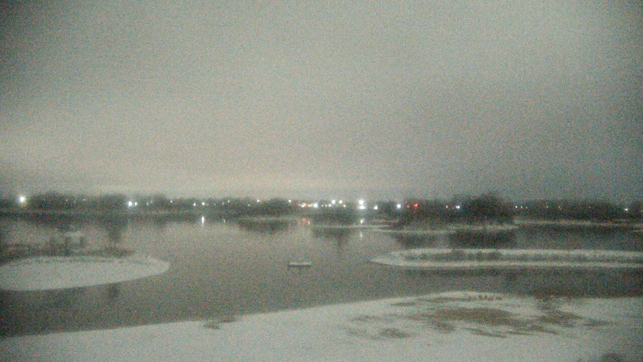 Thumbnail for current weather camera view from Three Oaks Recreation Area in Crystal Lake, Illinois