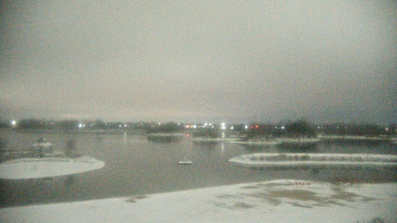 Thumbnail for current weather camera view from Three Oaks Recreation Area in Crystal Lake, Illinois