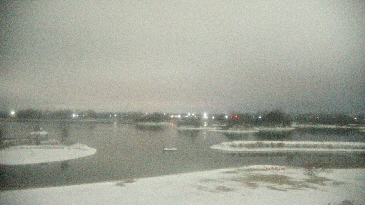 Thumbnail for current weather camera view from Three Oaks Recreation Area in Crystal Lake, Illinois