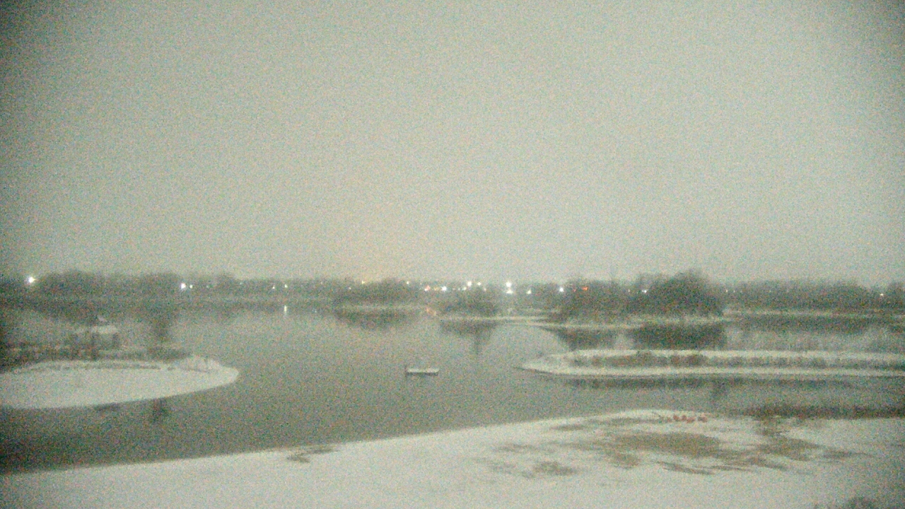 Thumbnail for current weather camera view from Three Oaks Recreation Area in Crystal Lake, Illinois