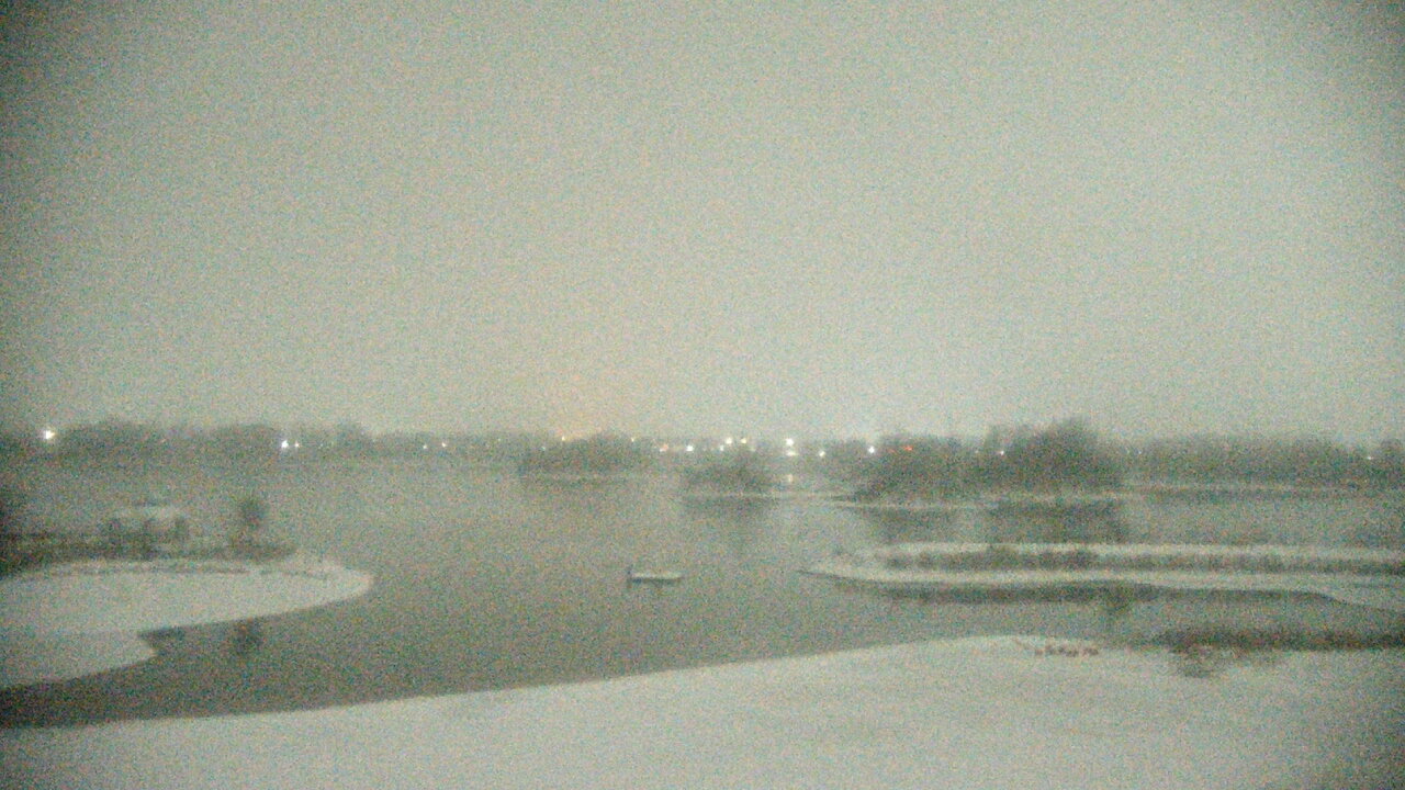 Thumbnail for current weather camera view from Three Oaks Recreation Area in Crystal Lake, Illinois