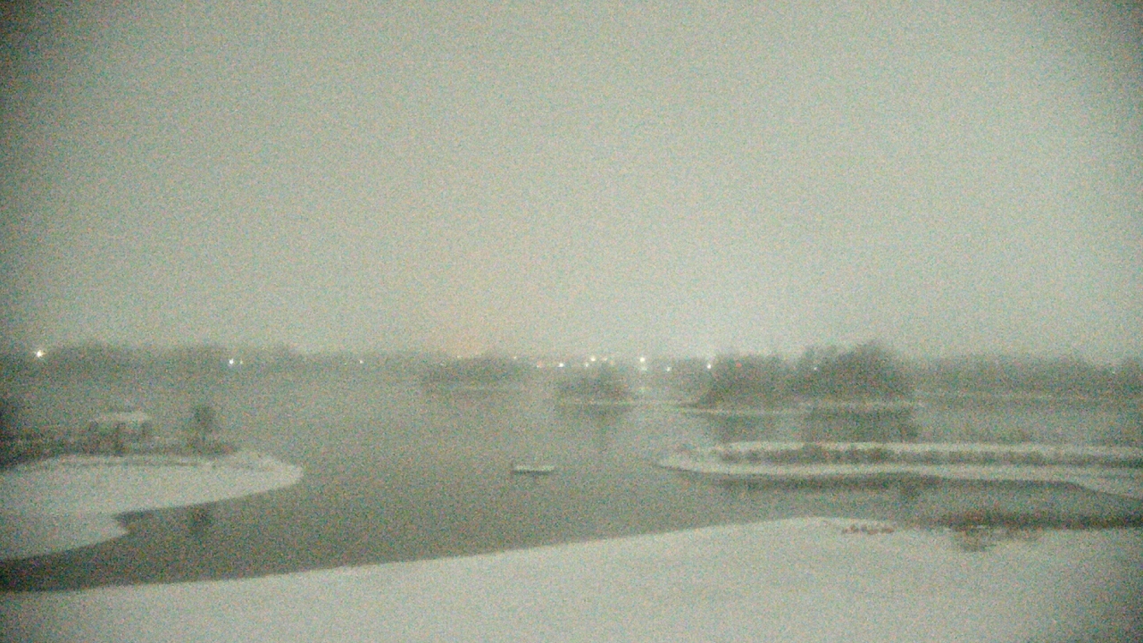 Thumbnail for current weather camera view from Three Oaks Recreation Area in Crystal Lake, Illinois