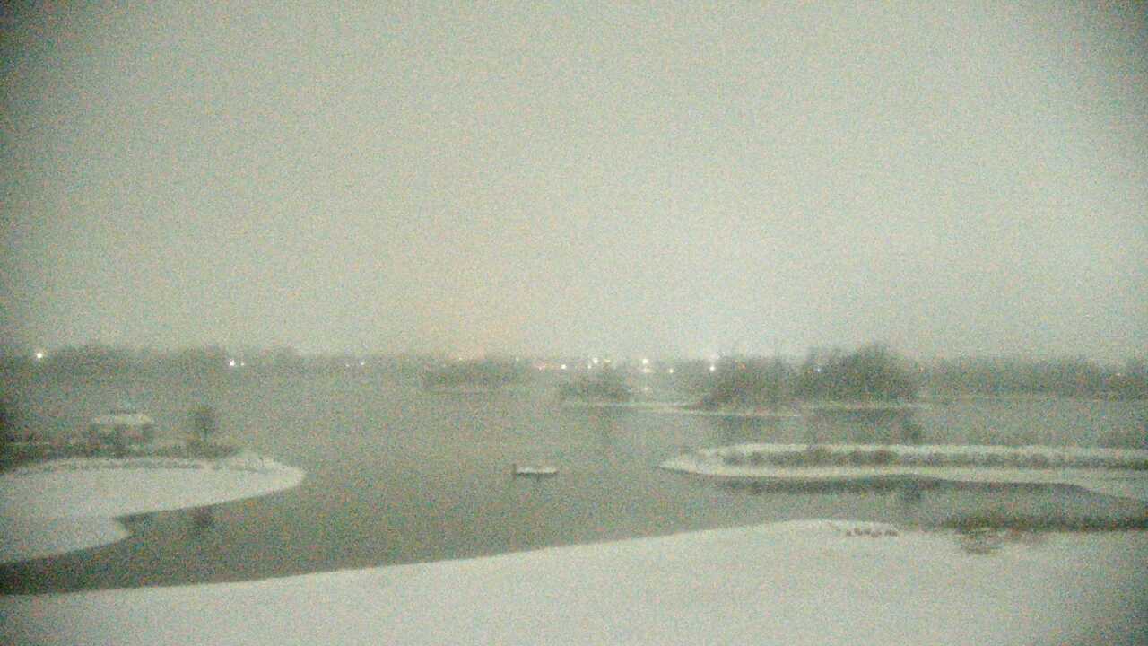 Thumbnail for current weather camera view from Three Oaks Recreation Area in Crystal Lake, Illinois