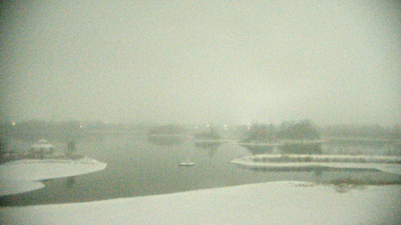 Thumbnail for current weather camera view from Three Oaks Recreation Area in Crystal Lake, Illinois
