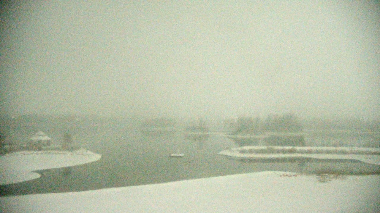 Thumbnail for current weather camera view from Three Oaks Recreation Area in Crystal Lake, Illinois