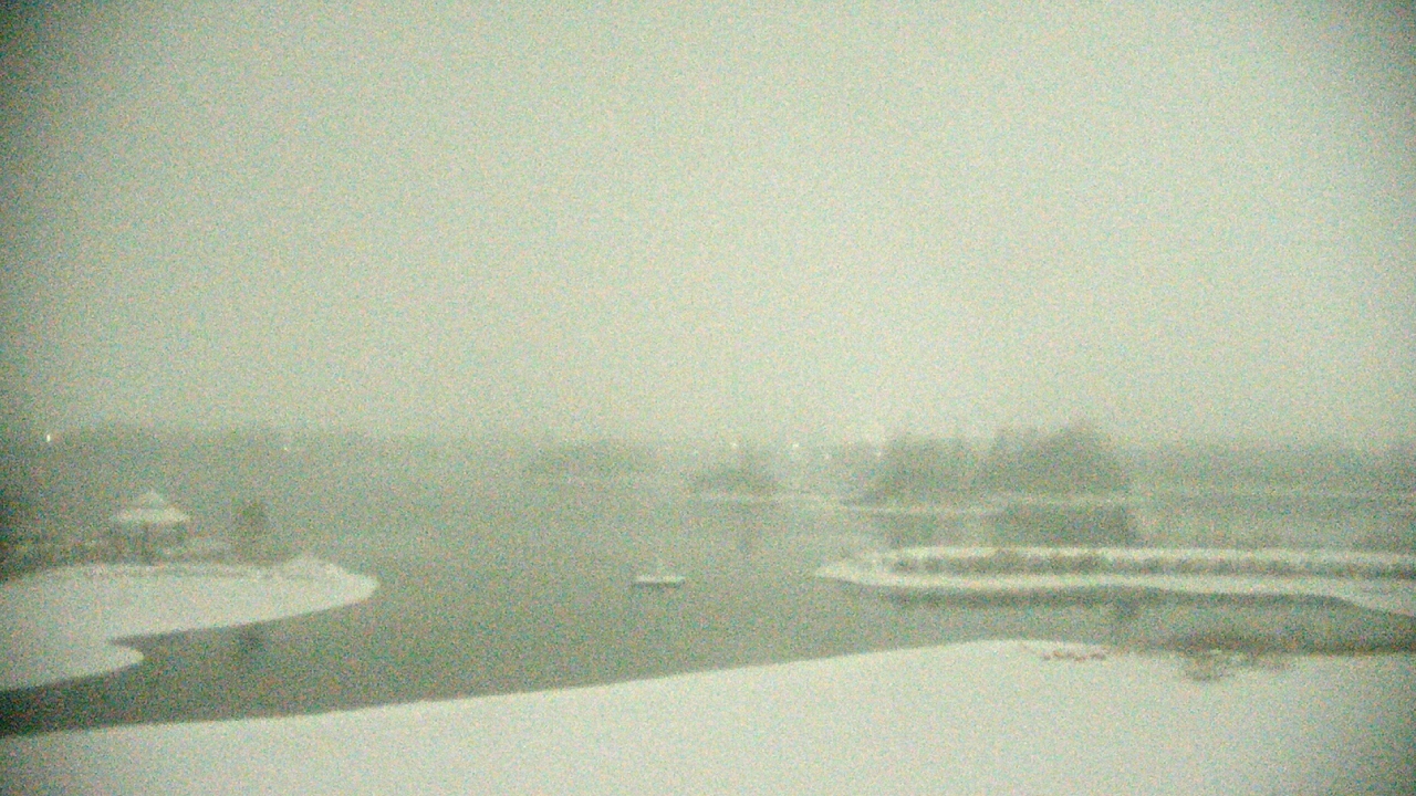 Thumbnail for current weather camera view from Three Oaks Recreation Area in Crystal Lake, Illinois