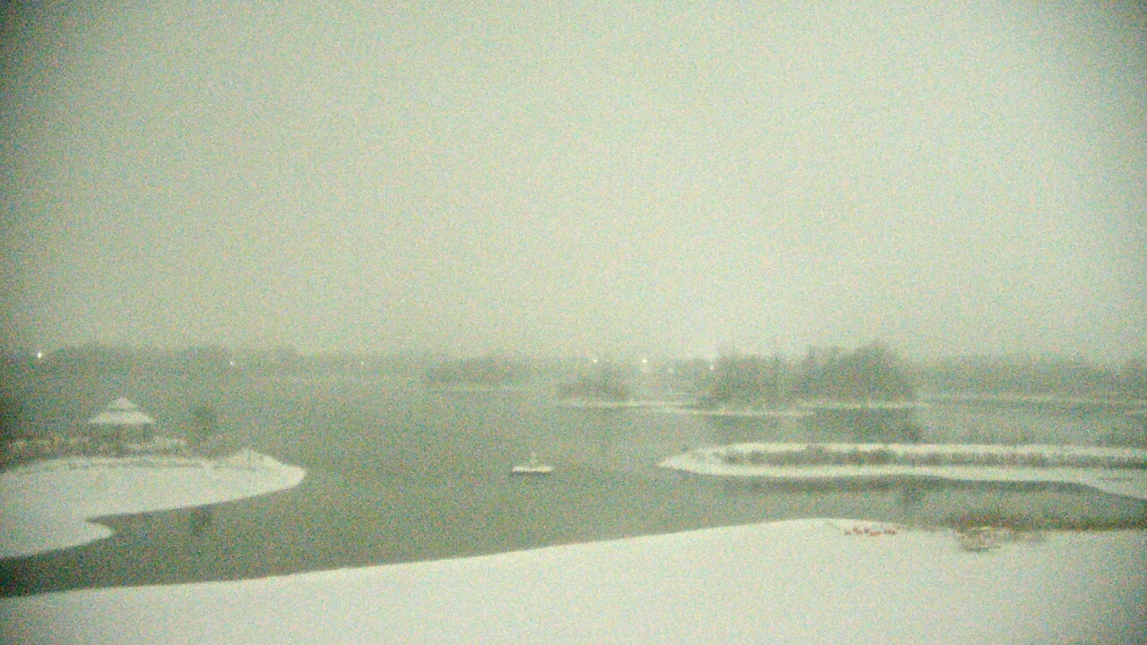 Thumbnail for current weather camera view from Three Oaks Recreation Area in Crystal Lake, Illinois