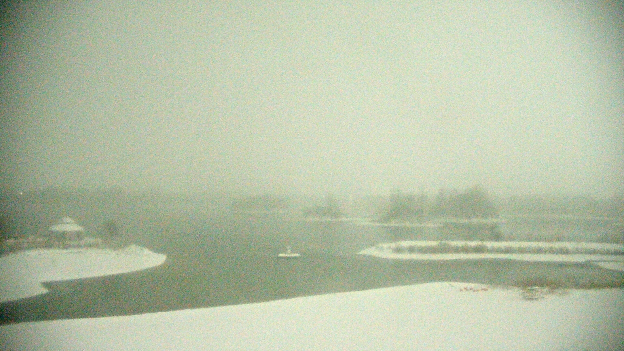 Thumbnail for current weather camera view from Three Oaks Recreation Area in Crystal Lake, Illinois