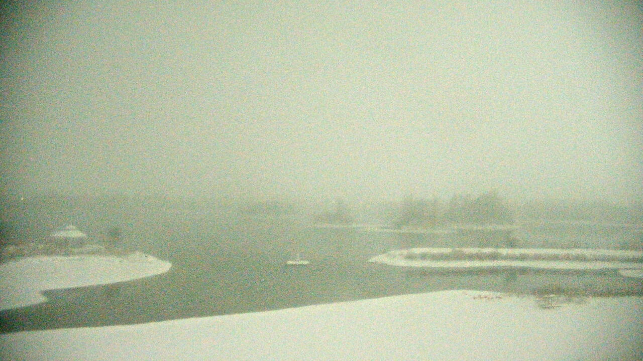 Thumbnail for current weather camera view from Three Oaks Recreation Area in Crystal Lake, Illinois