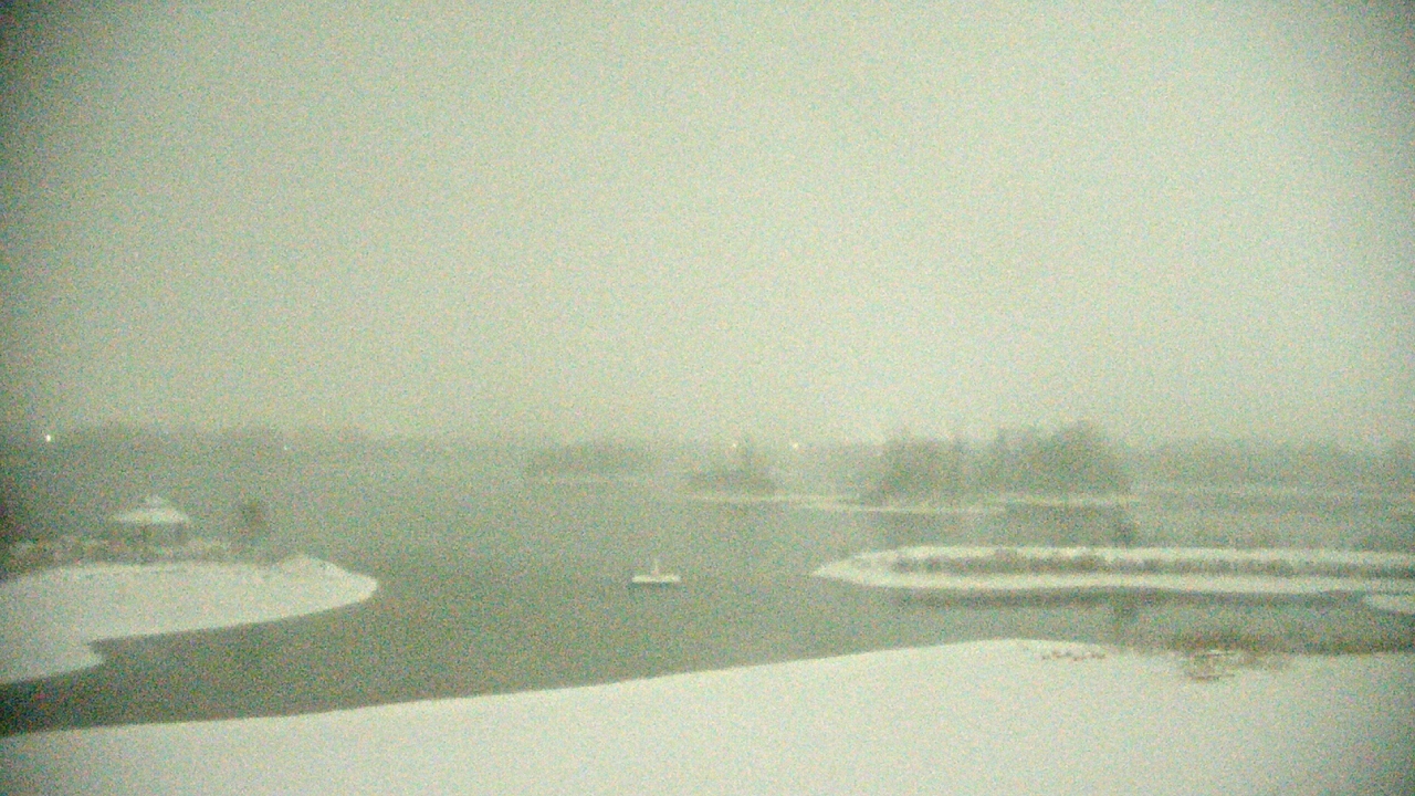 Thumbnail for current weather camera view from Three Oaks Recreation Area in Crystal Lake, Illinois