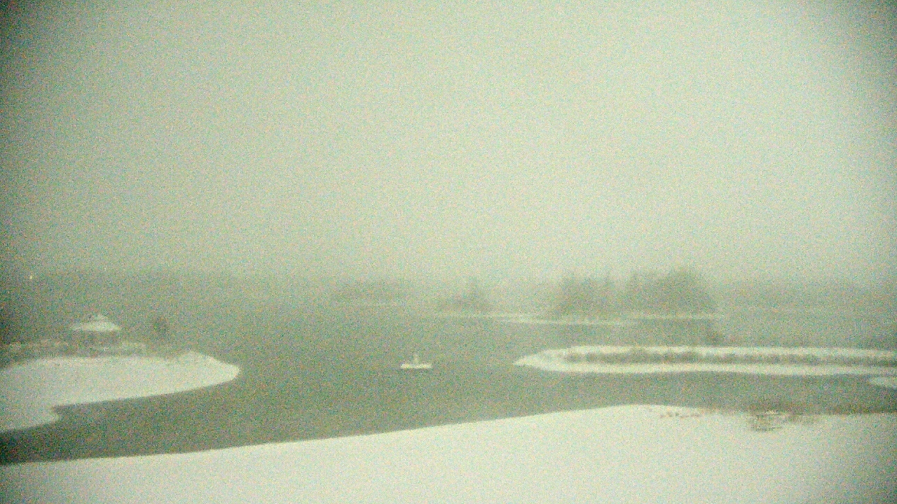 Thumbnail for current weather camera view from Three Oaks Recreation Area in Crystal Lake, Illinois