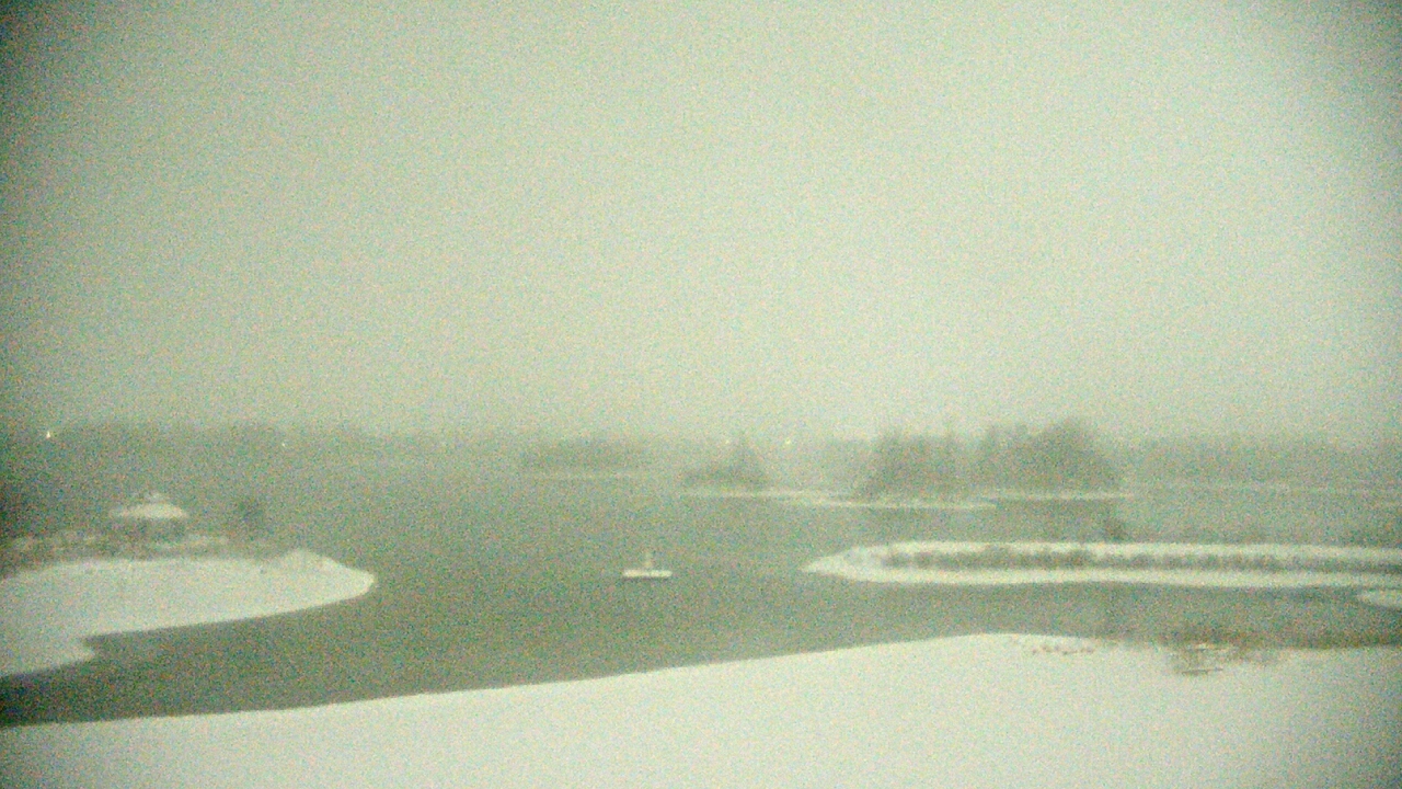 Thumbnail for current weather camera view from Three Oaks Recreation Area in Crystal Lake, Illinois