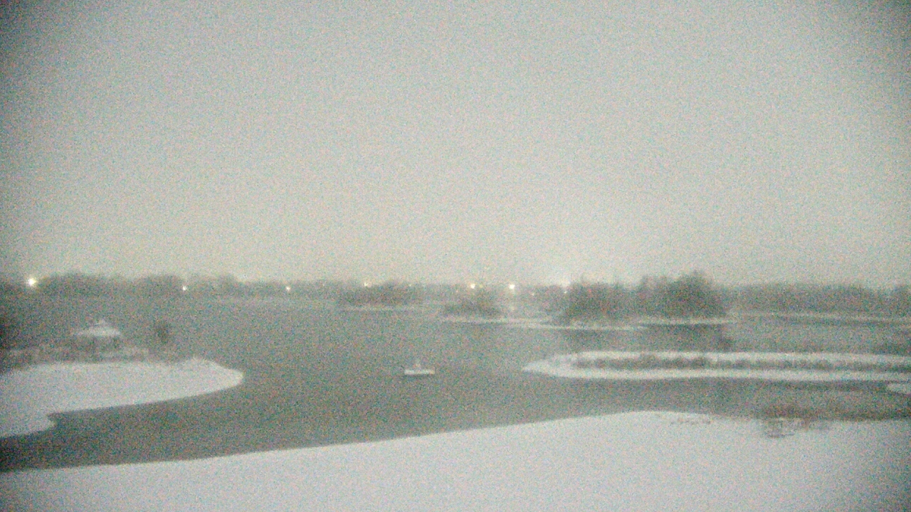 Thumbnail for current weather camera view from Three Oaks Recreation Area in Crystal Lake, Illinois
