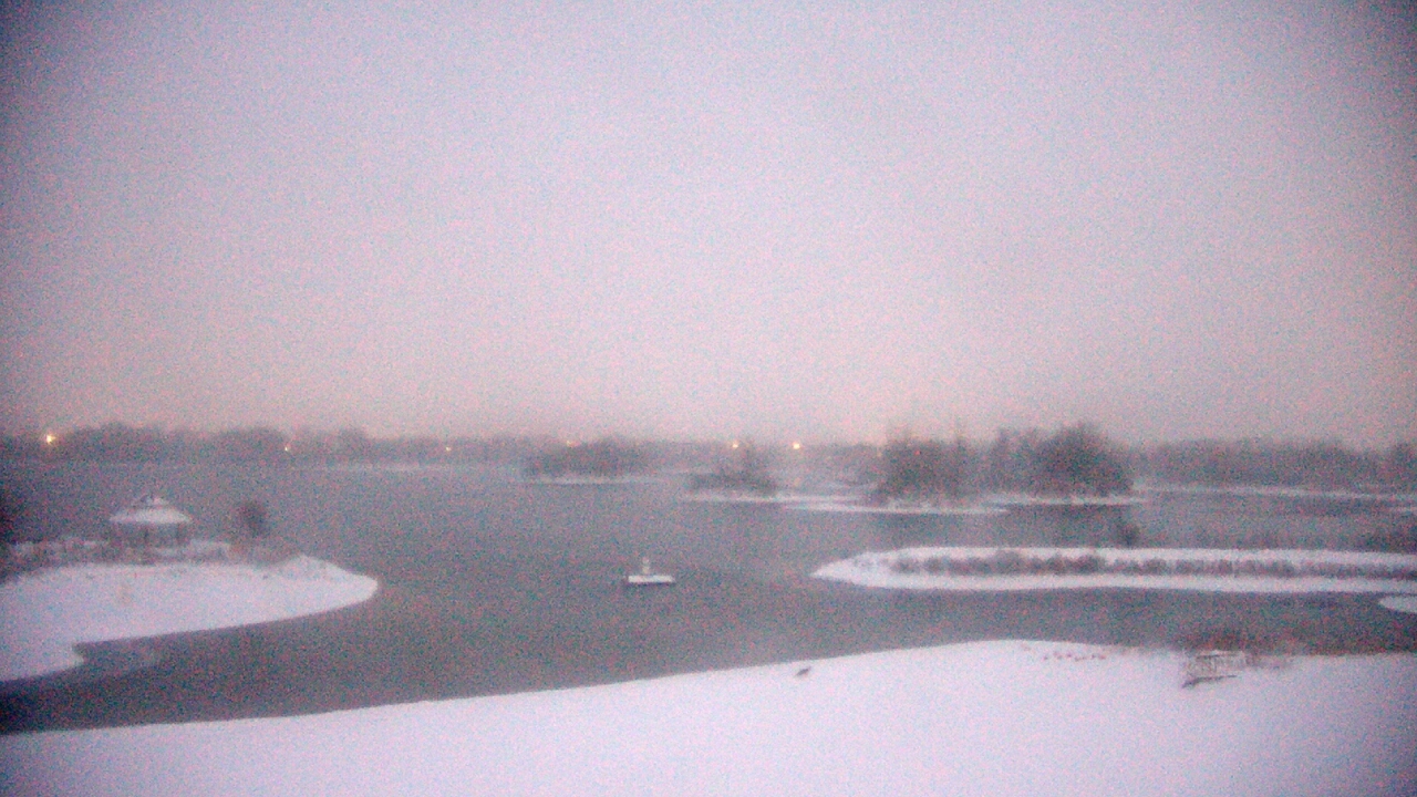 Thumbnail for current weather camera view from Three Oaks Recreation Area in Crystal Lake, Illinois