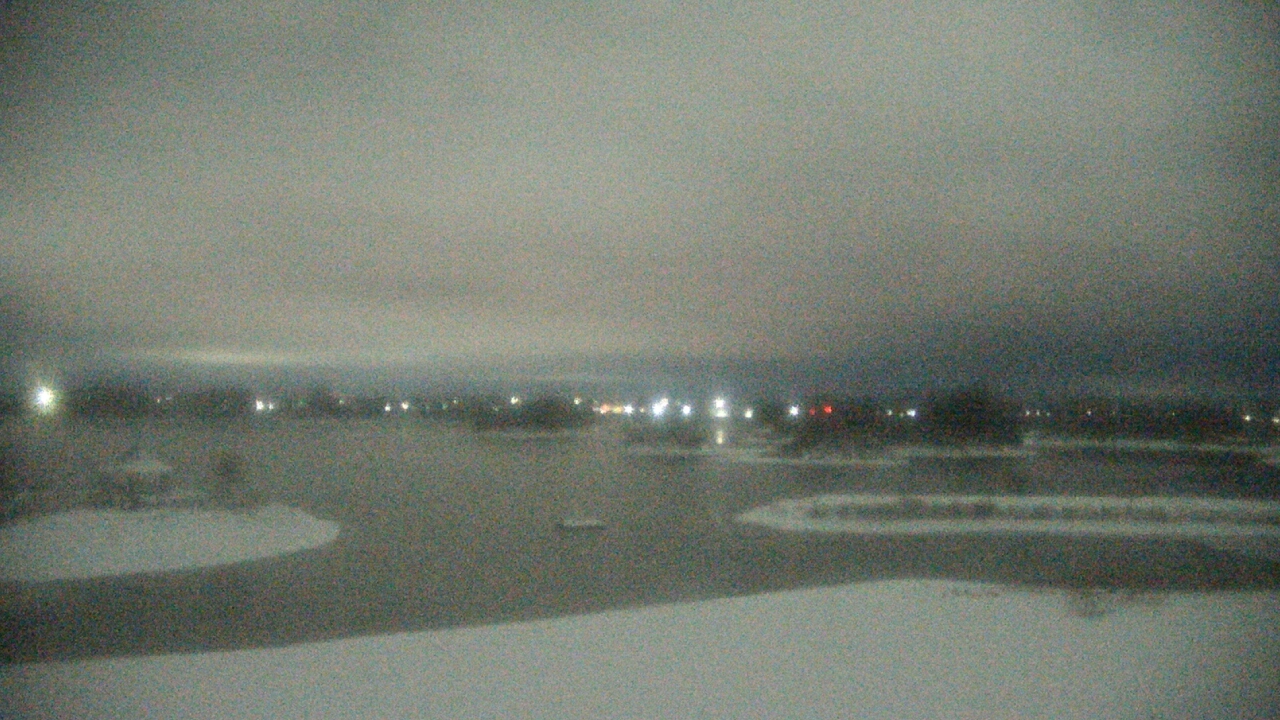 Thumbnail for current weather camera view from Three Oaks Recreation Area in Crystal Lake, Illinois