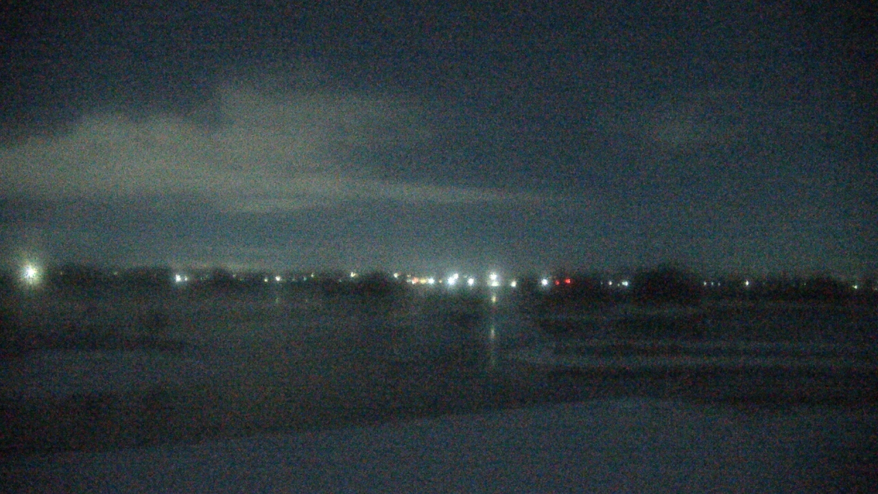 Thumbnail for current weather camera view from Three Oaks Recreation Area in Crystal Lake, Illinois