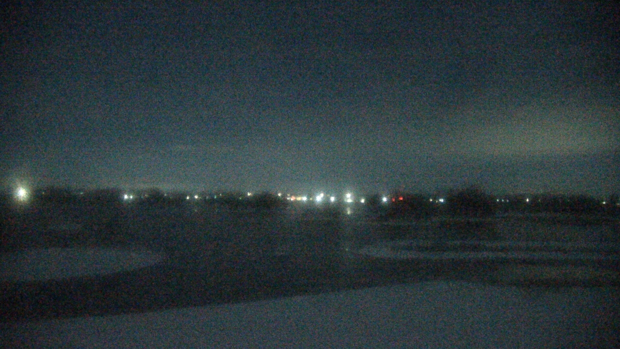 Thumbnail for current weather camera view from Three Oaks Recreation Area in Crystal Lake, Illinois