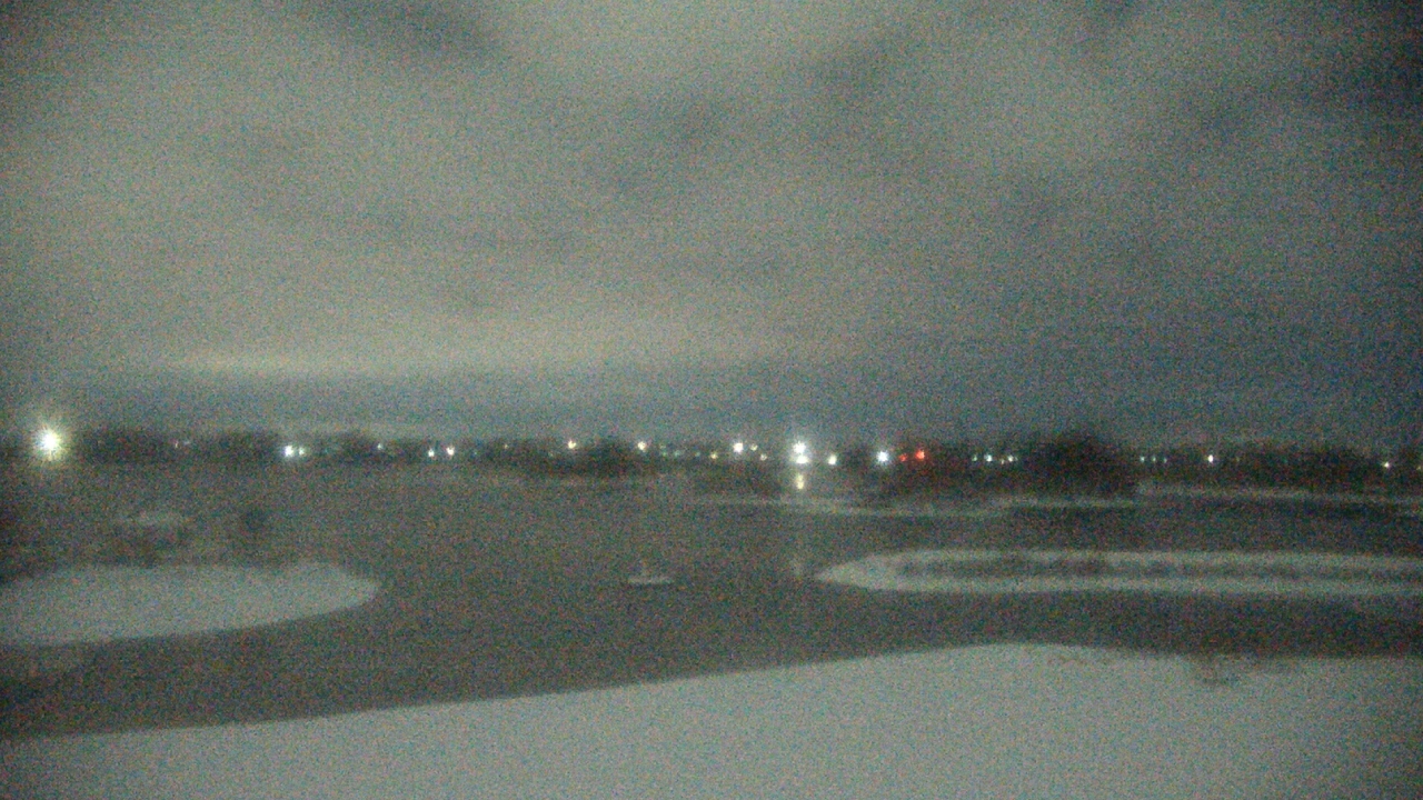 Thumbnail for current weather camera view from Three Oaks Recreation Area in Crystal Lake, Illinois
