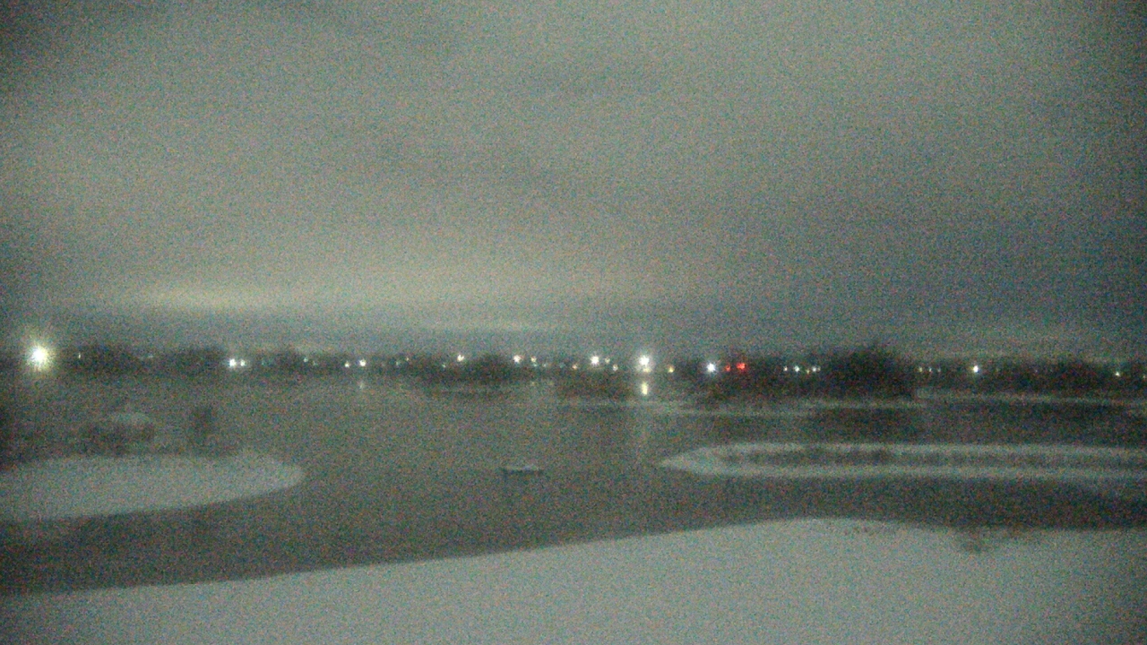 Thumbnail for current weather camera view from Three Oaks Recreation Area in Crystal Lake, Illinois