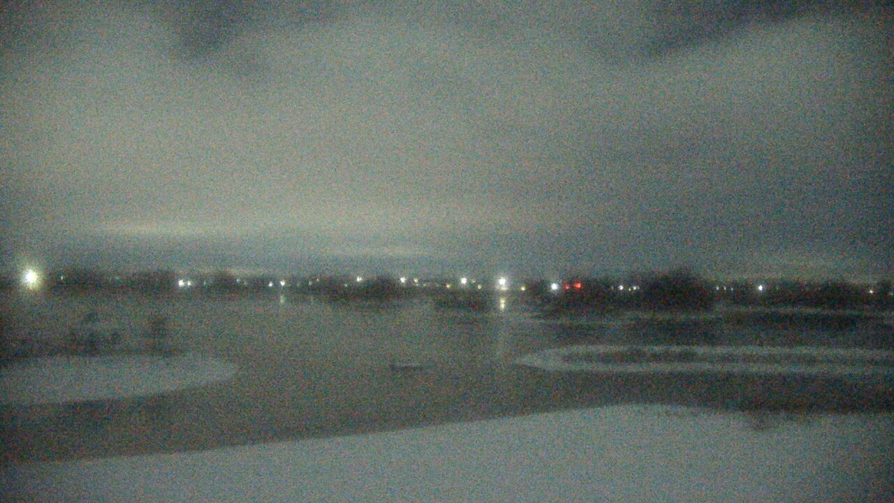Thumbnail for current weather camera view from Three Oaks Recreation Area in Crystal Lake, Illinois