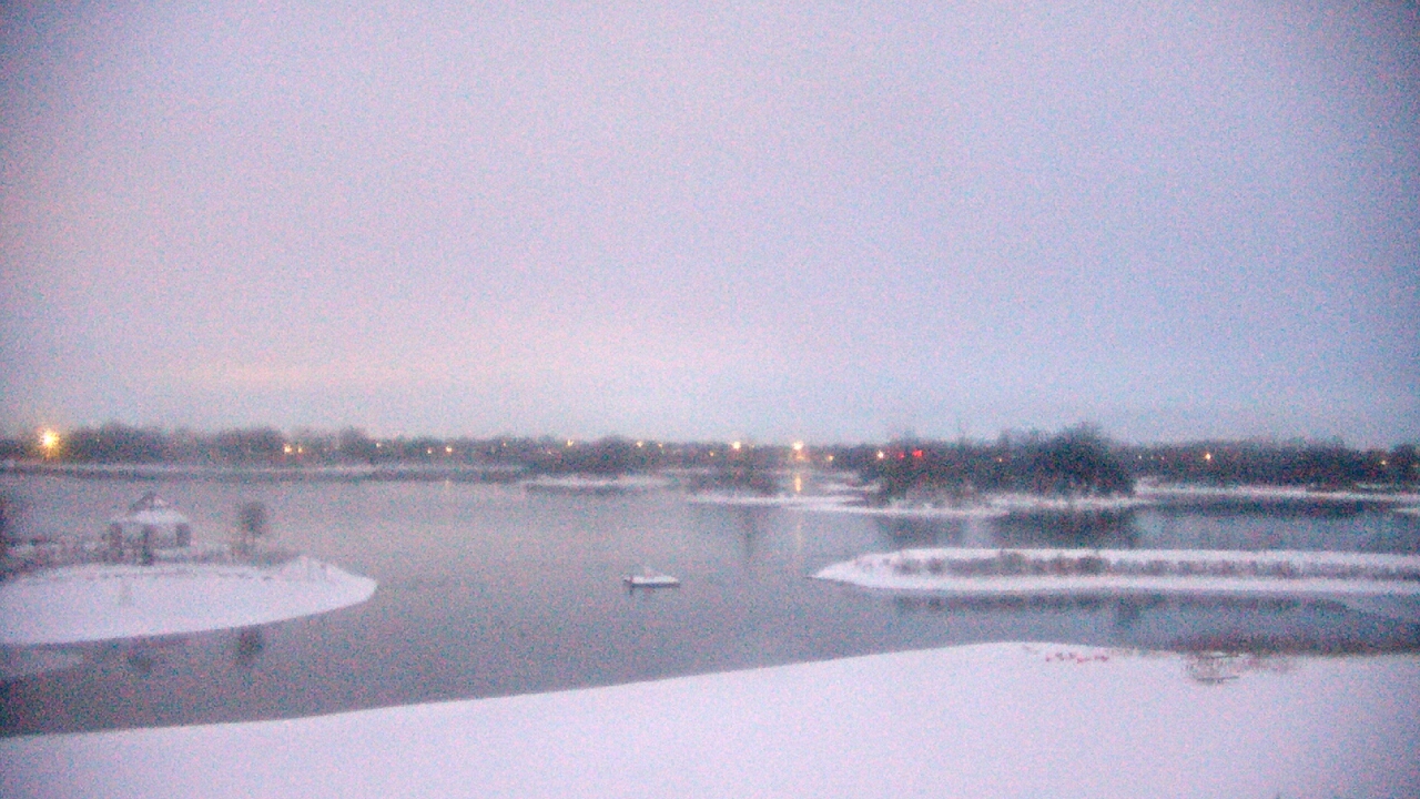 Thumbnail for current weather camera view from Three Oaks Recreation Area in Crystal Lake, Illinois