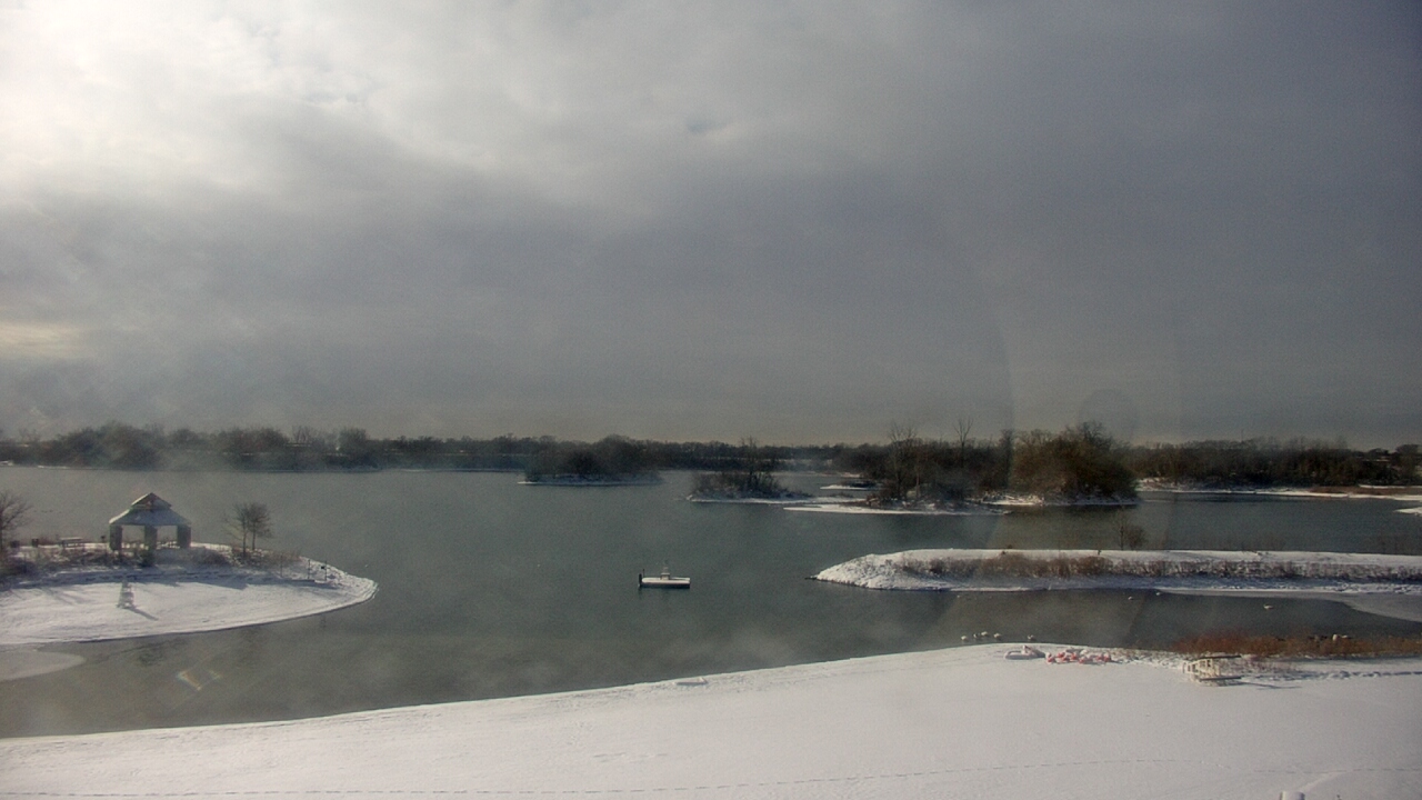 Thumbnail for current weather camera view from Three Oaks Recreation Area in Crystal Lake, Illinois