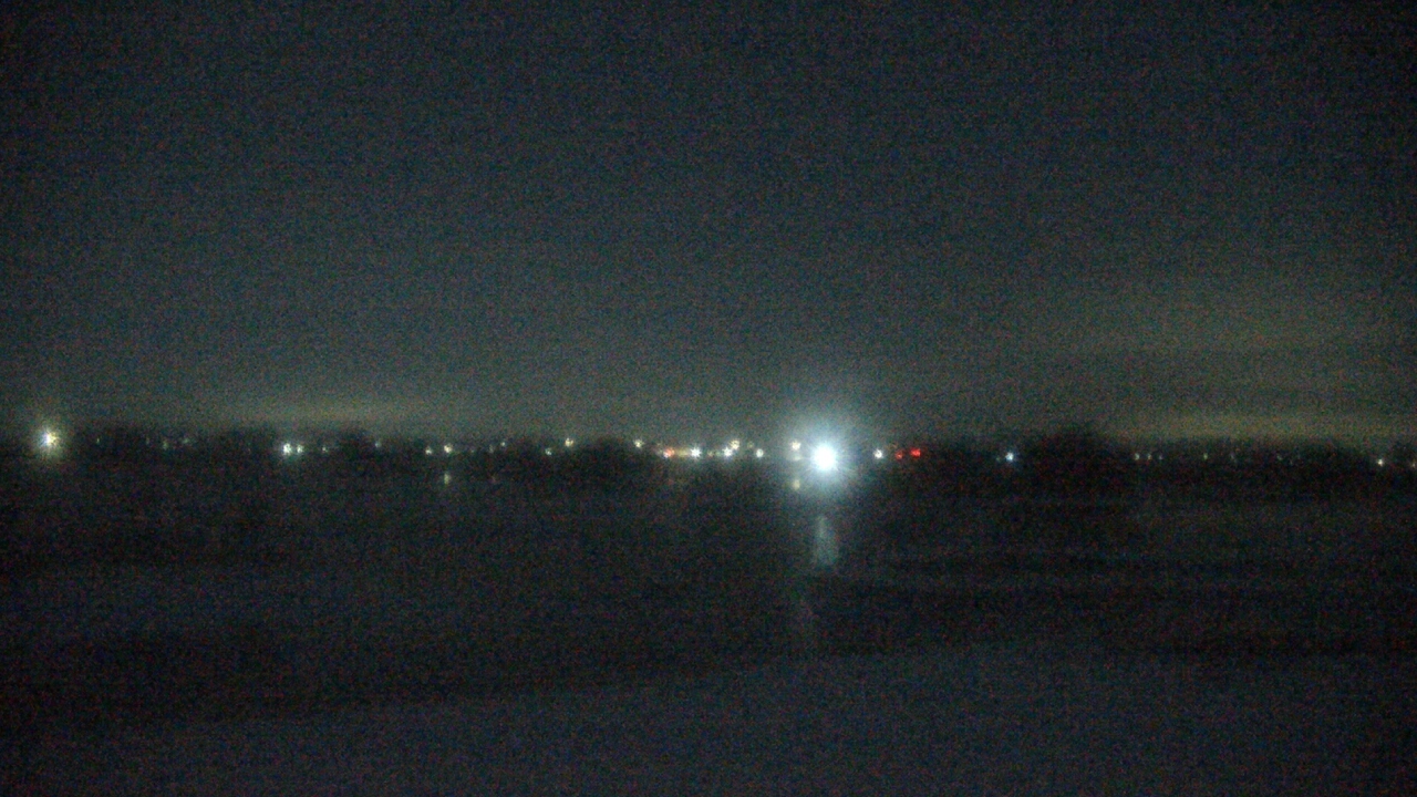 Thumbnail for current weather camera view from Three Oaks Recreation Area in Crystal Lake, Illinois