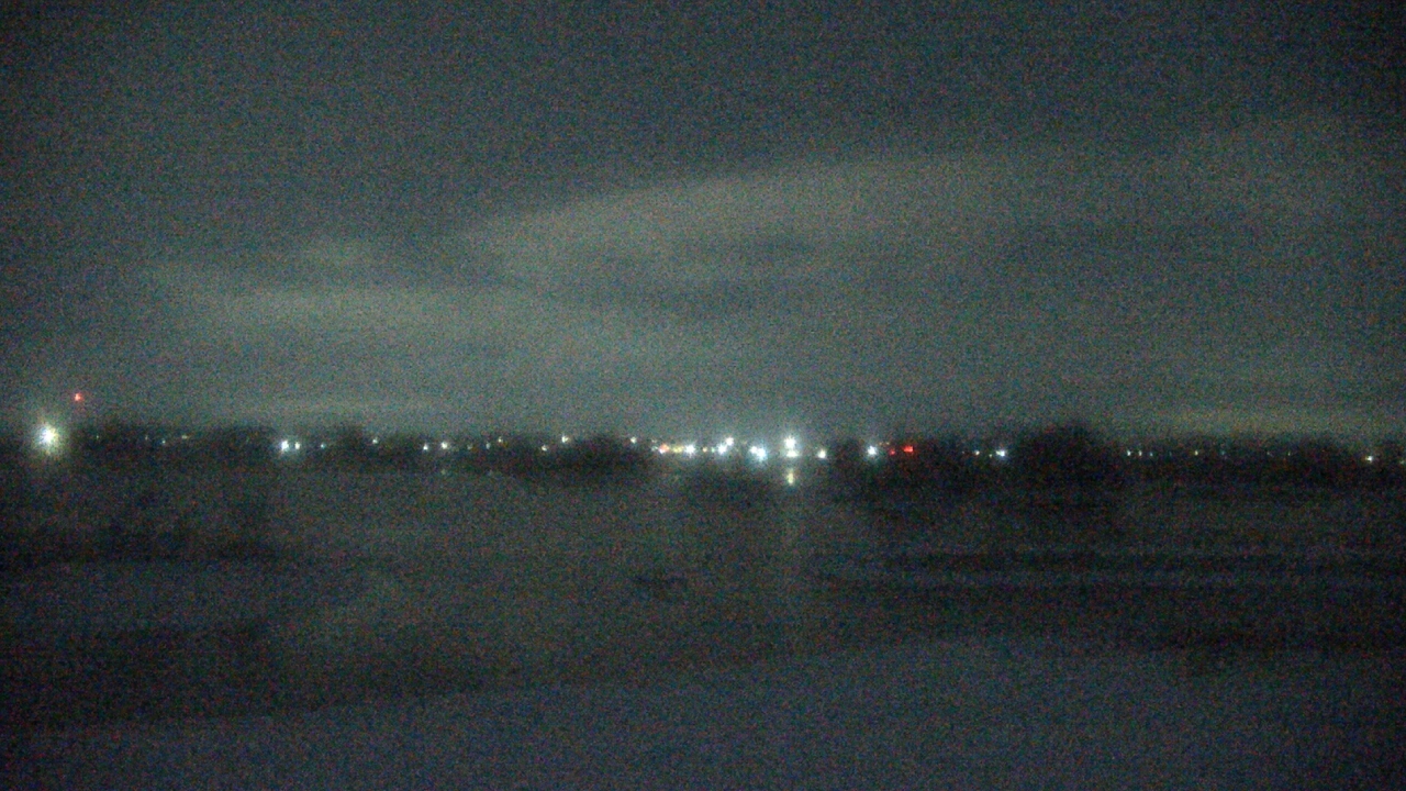 Thumbnail for current weather camera view from Three Oaks Recreation Area in Crystal Lake, Illinois
