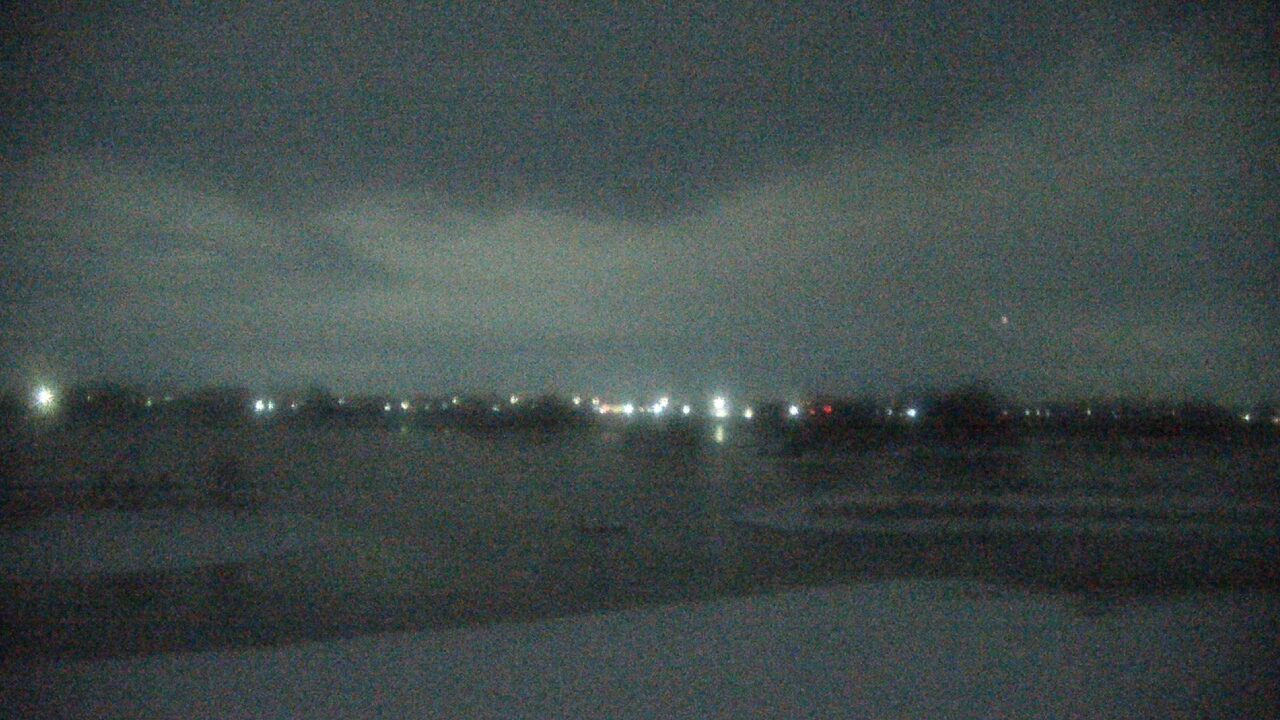Thumbnail for current weather camera view from Three Oaks Recreation Area in Crystal Lake, Illinois