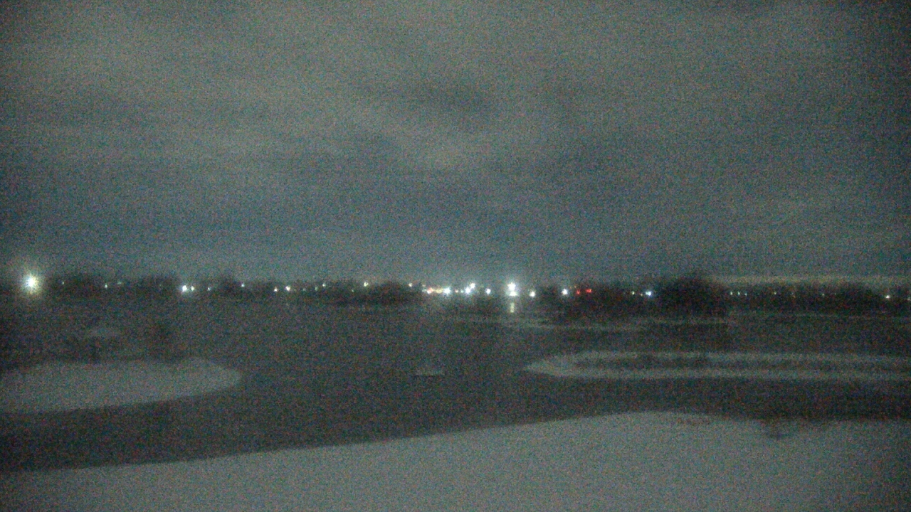 Thumbnail for current weather camera view from Three Oaks Recreation Area in Crystal Lake, Illinois