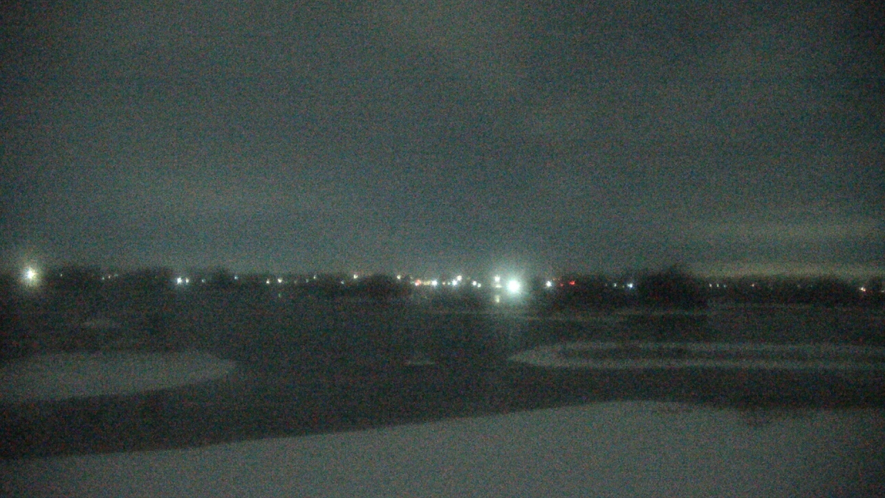 Thumbnail for current weather camera view from Three Oaks Recreation Area in Crystal Lake, Illinois