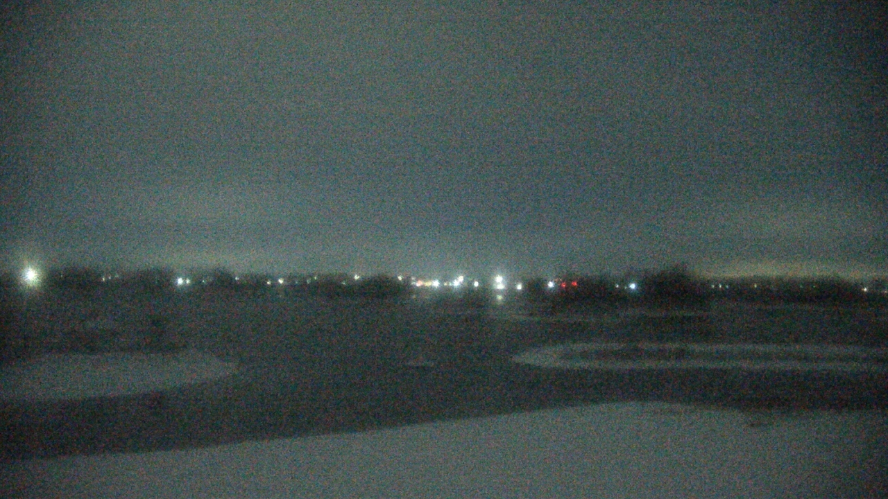 Thumbnail for current weather camera view from Three Oaks Recreation Area in Crystal Lake, Illinois