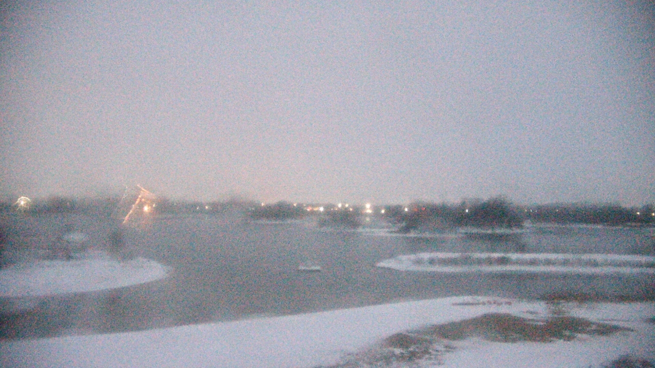 Thumbnail for current weather camera view from Three Oaks Recreation Area in Crystal Lake, Illinois