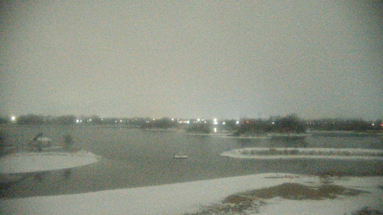 Thumbnail for current weather camera view from Three Oaks Recreation Area in Crystal Lake, Illinois