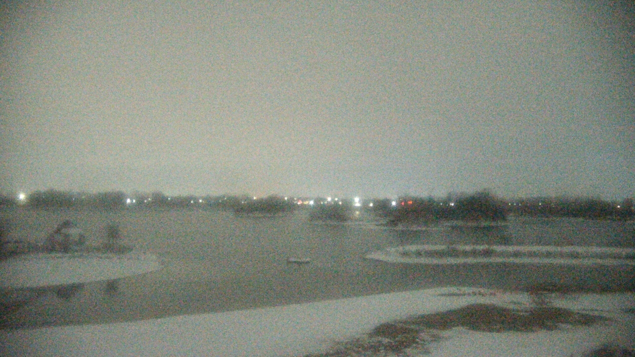 Thumbnail for current weather camera view from Three Oaks Recreation Area in Crystal Lake, Illinois
