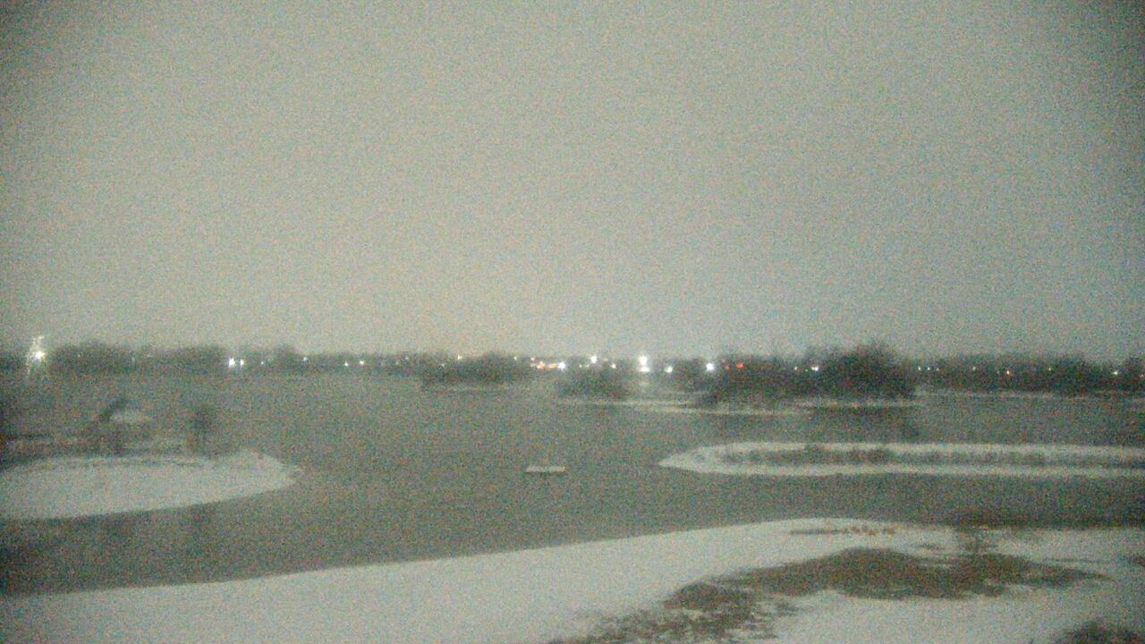 Thumbnail for current weather camera view from Three Oaks Recreation Area in Crystal Lake, Illinois