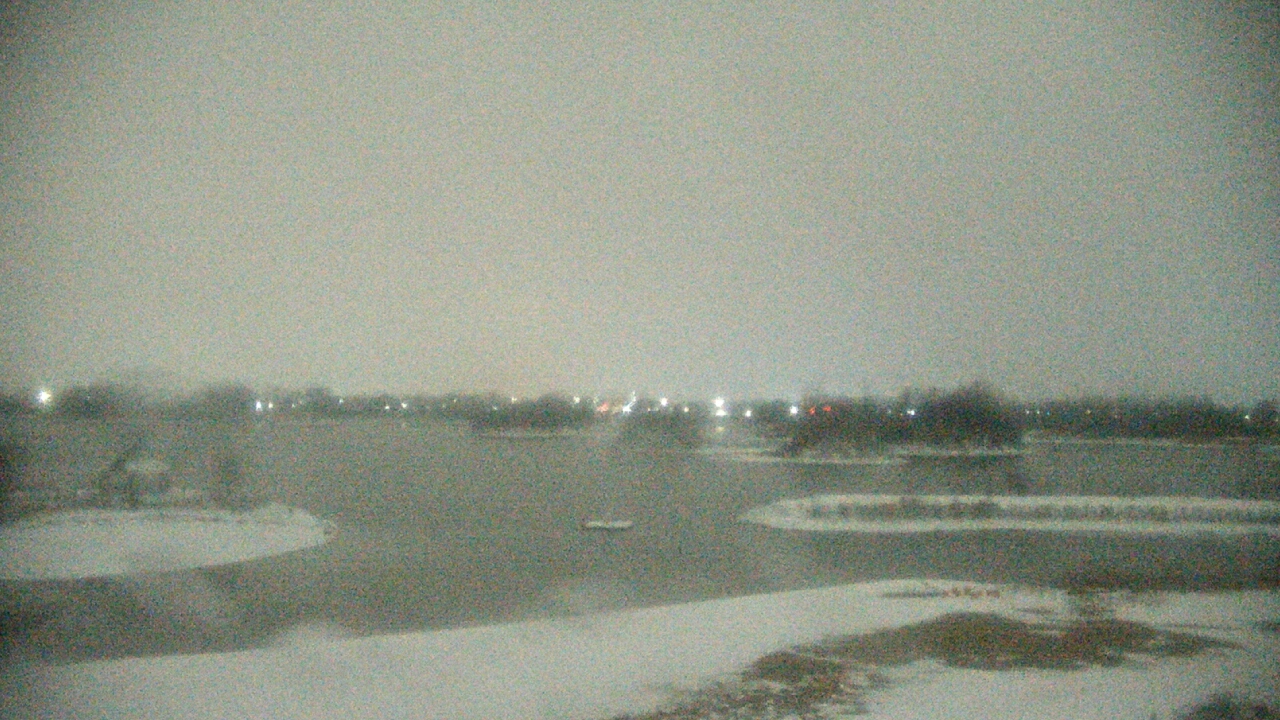 Thumbnail for current weather camera view from Three Oaks Recreation Area in Crystal Lake, Illinois