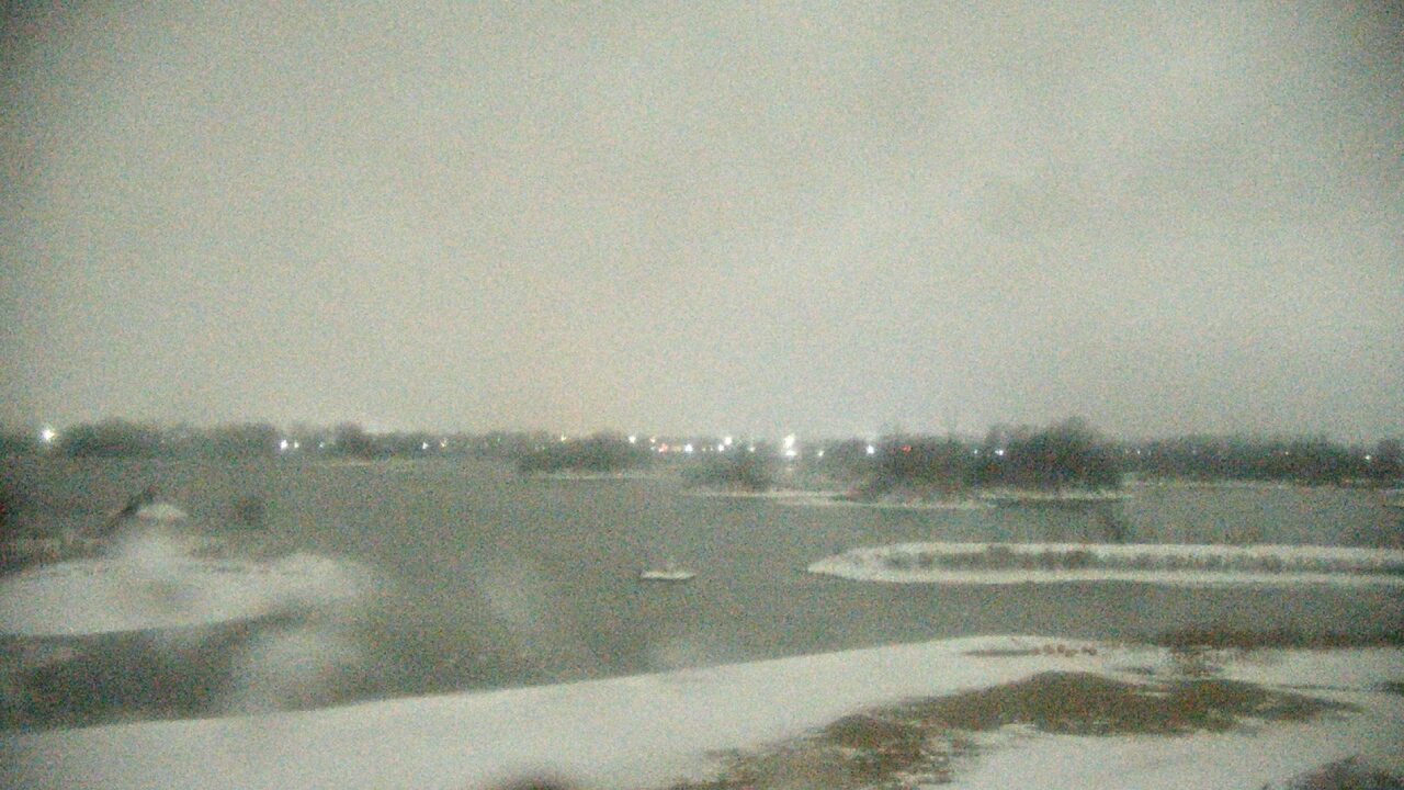 Thumbnail for current weather camera view from Three Oaks Recreation Area in Crystal Lake, Illinois