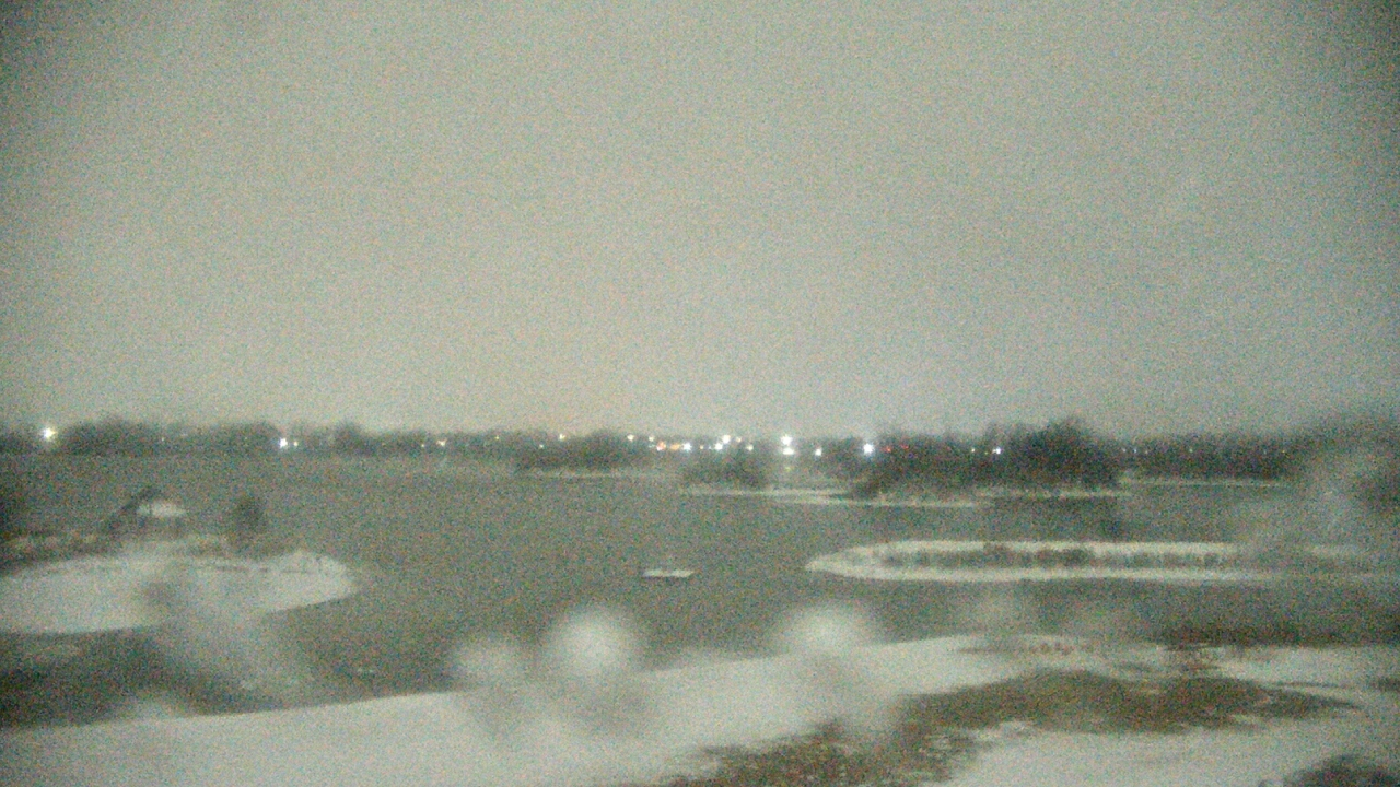 Thumbnail for current weather camera view from Three Oaks Recreation Area in Crystal Lake, Illinois