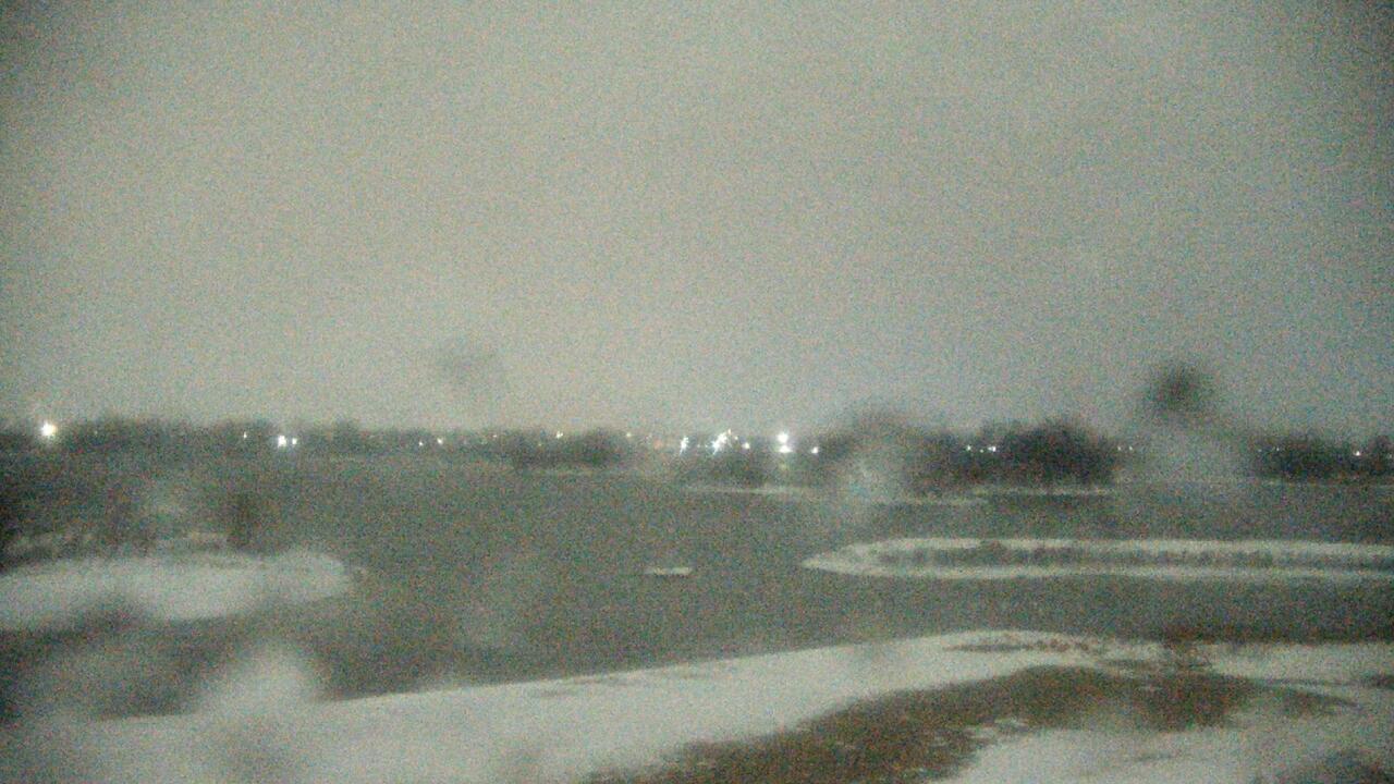 Thumbnail for current weather camera view from Three Oaks Recreation Area in Crystal Lake, Illinois