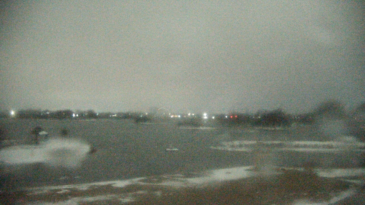 Thumbnail for current weather camera view from Three Oaks Recreation Area in Crystal Lake, Illinois