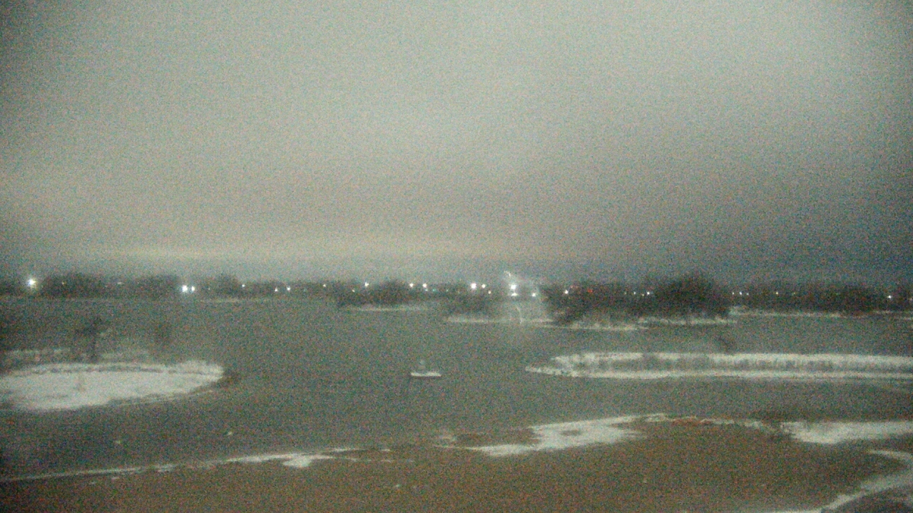 Thumbnail for current weather camera view from Three Oaks Recreation Area in Crystal Lake, Illinois