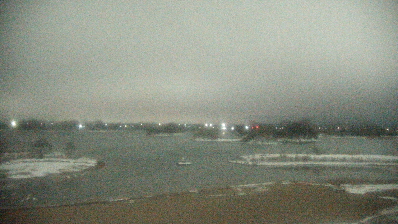 Thumbnail for current weather camera view from Three Oaks Recreation Area in Crystal Lake, Illinois