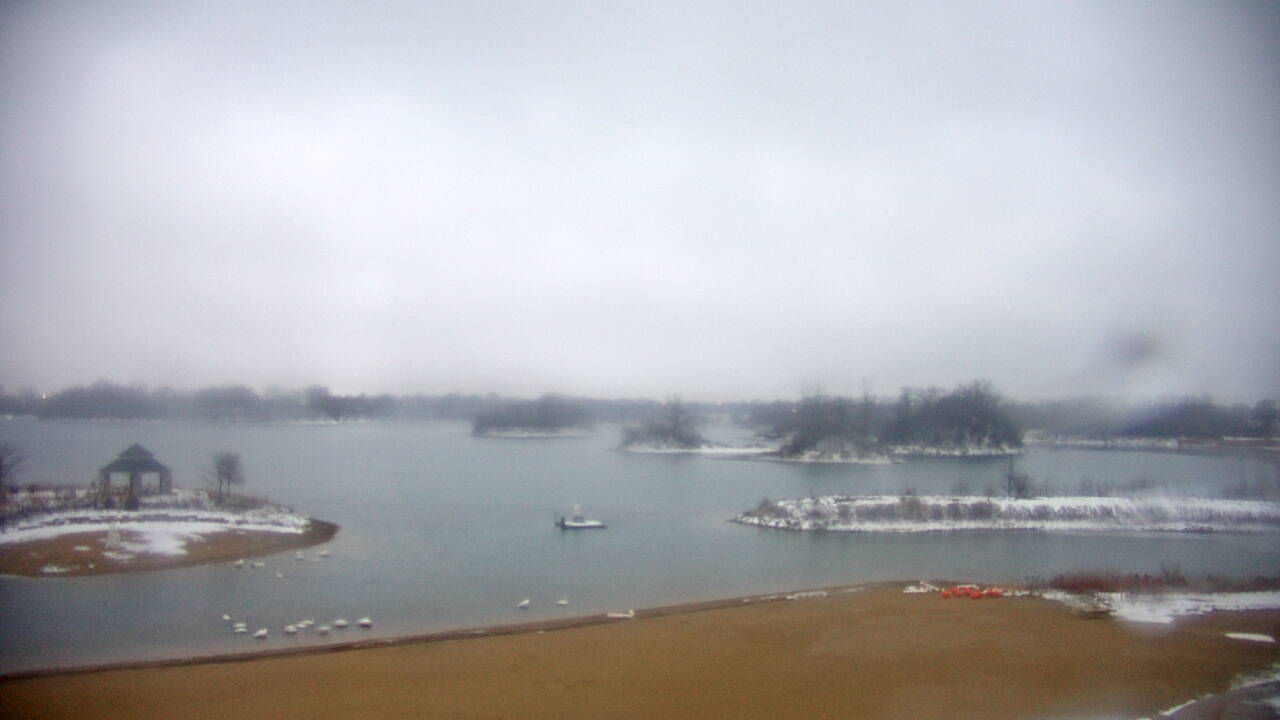 Thumbnail for current weather camera view from Three Oaks Recreation Area in Crystal Lake, Illinois